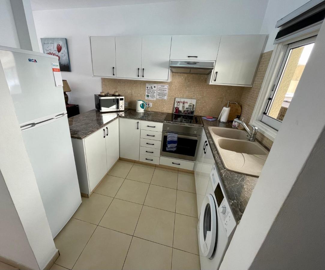 109 Queens Gardens, Paphos Leilighet Eksteriør bilde